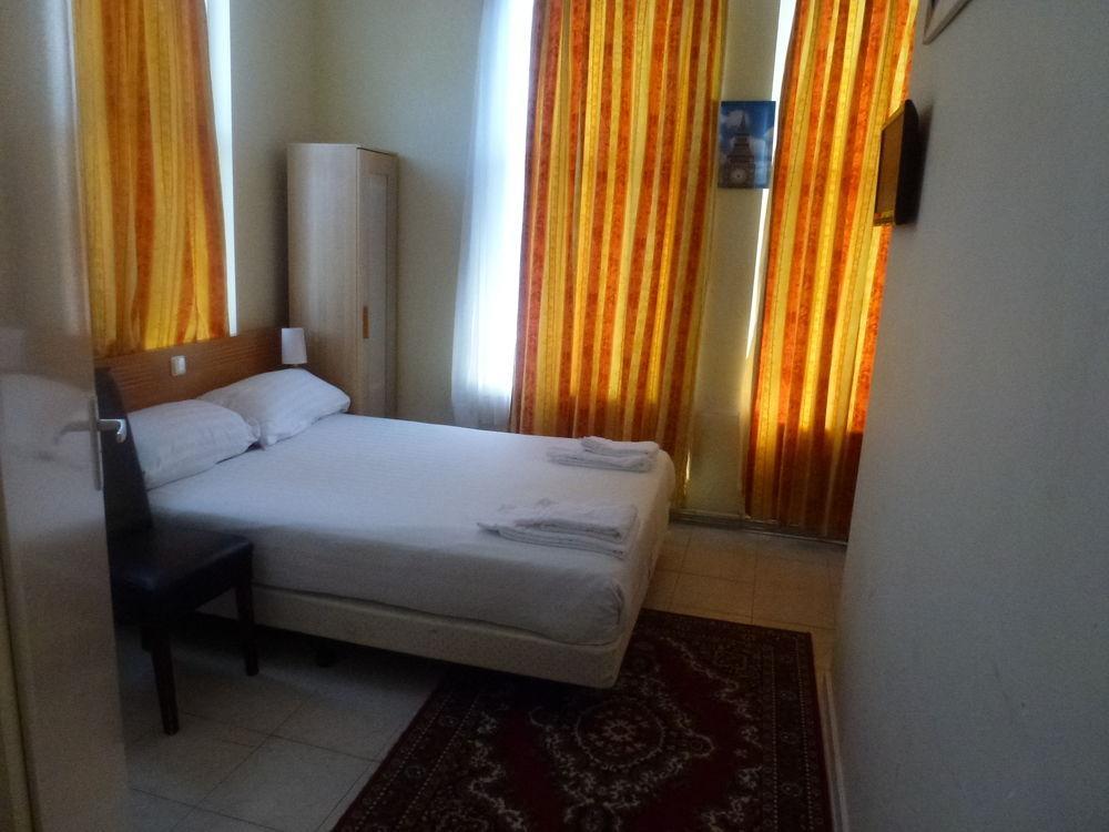 Hotel Isis 3*