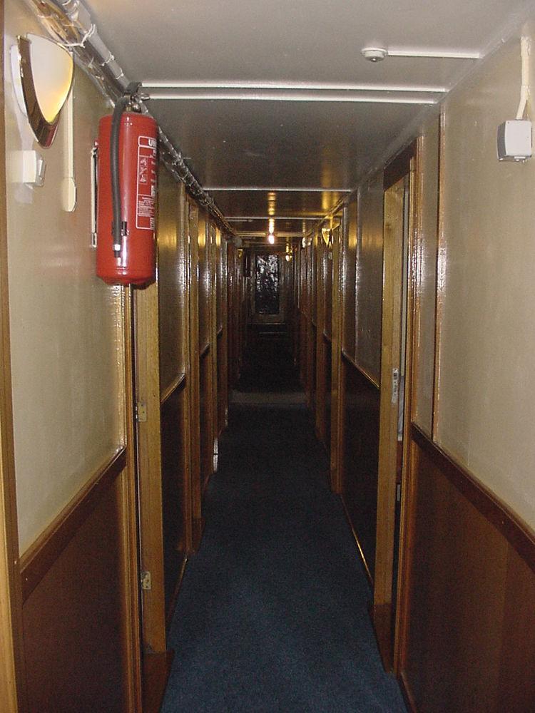 Nova Botel 2*