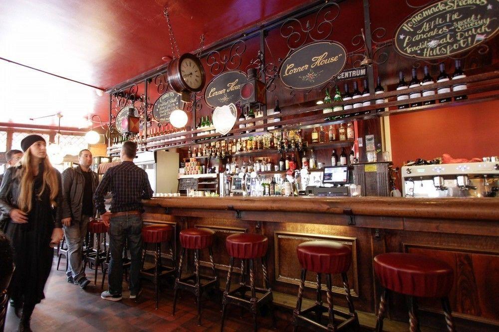 Corner House Hotel *