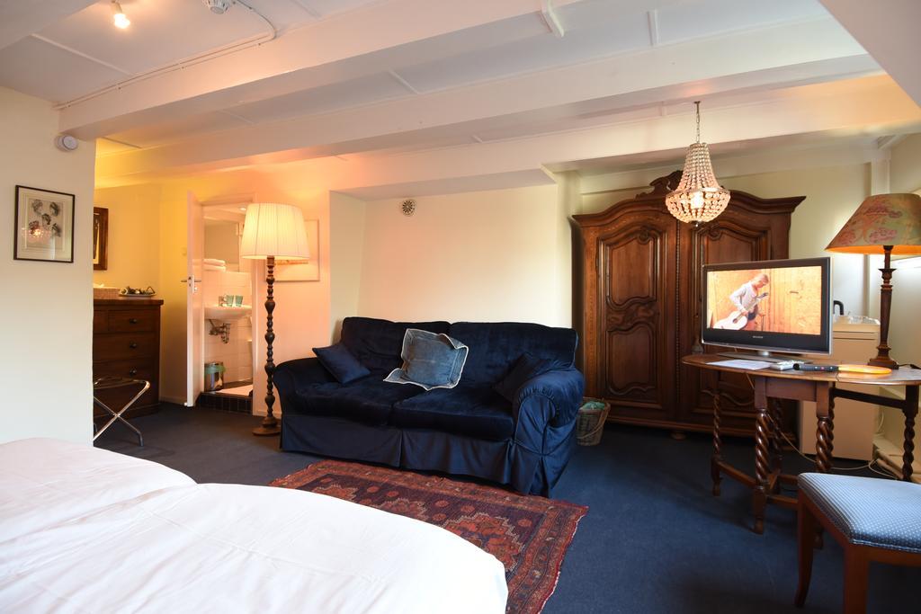 Couette-café De Leydsche Hof 2*