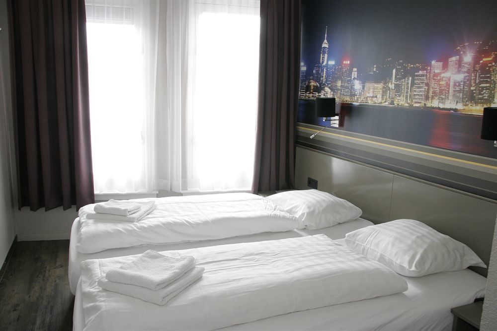 Hotel Tourist One