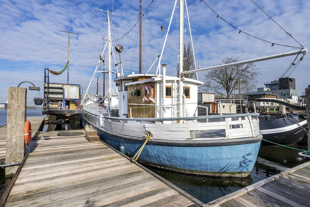 Asile Flottant Bateau-hôtel