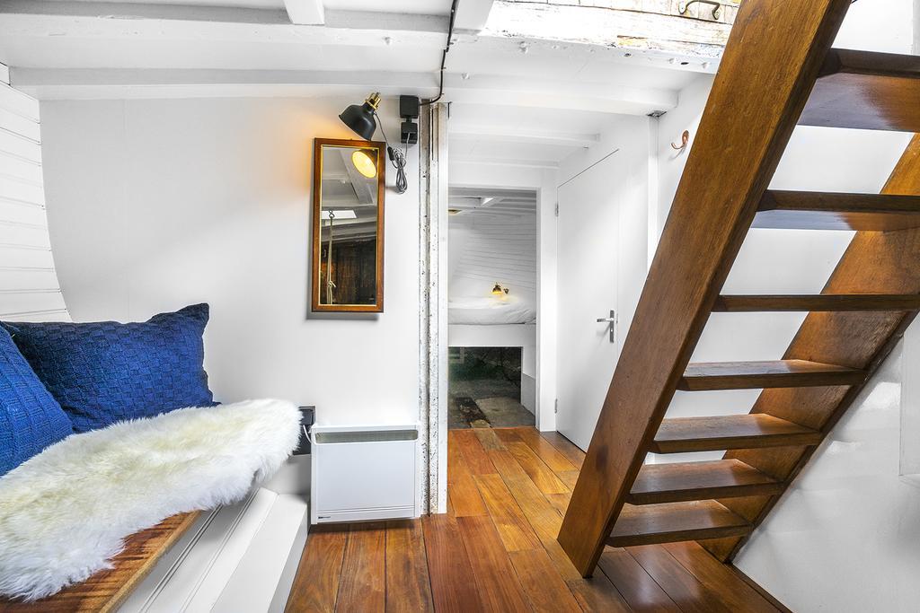 Bateau-hôtel Asile Flottant
