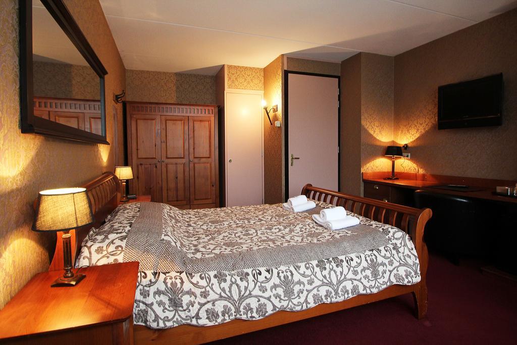 Village Hotel 3*