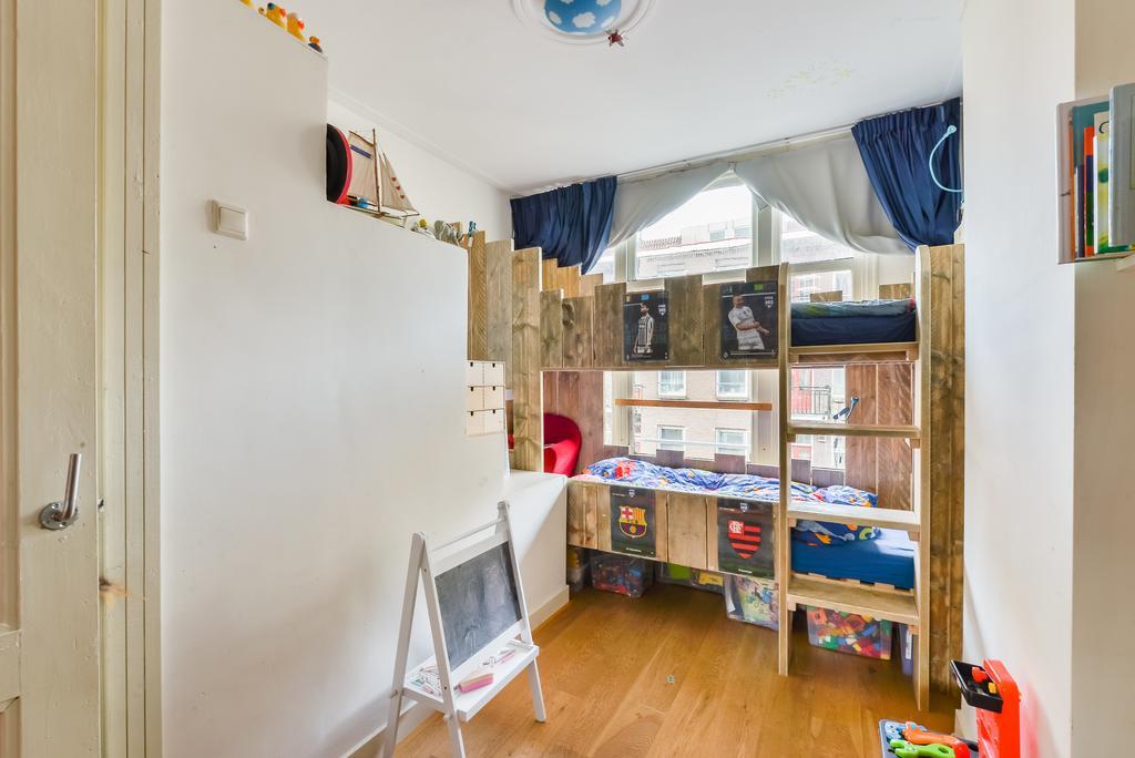 Appartement Tolstraat Family House *