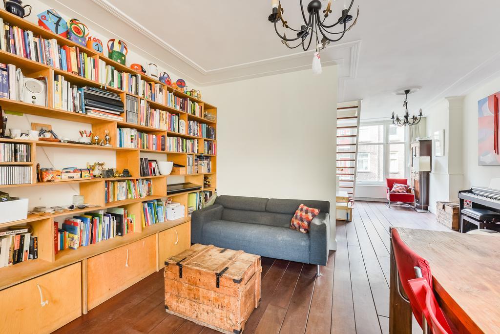 Tolstraat Family House *