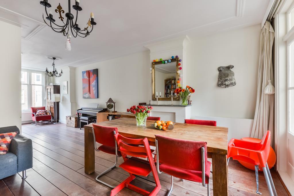 Tolstraat Family House