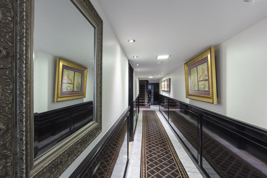 Dutch Masters Short Apartamento