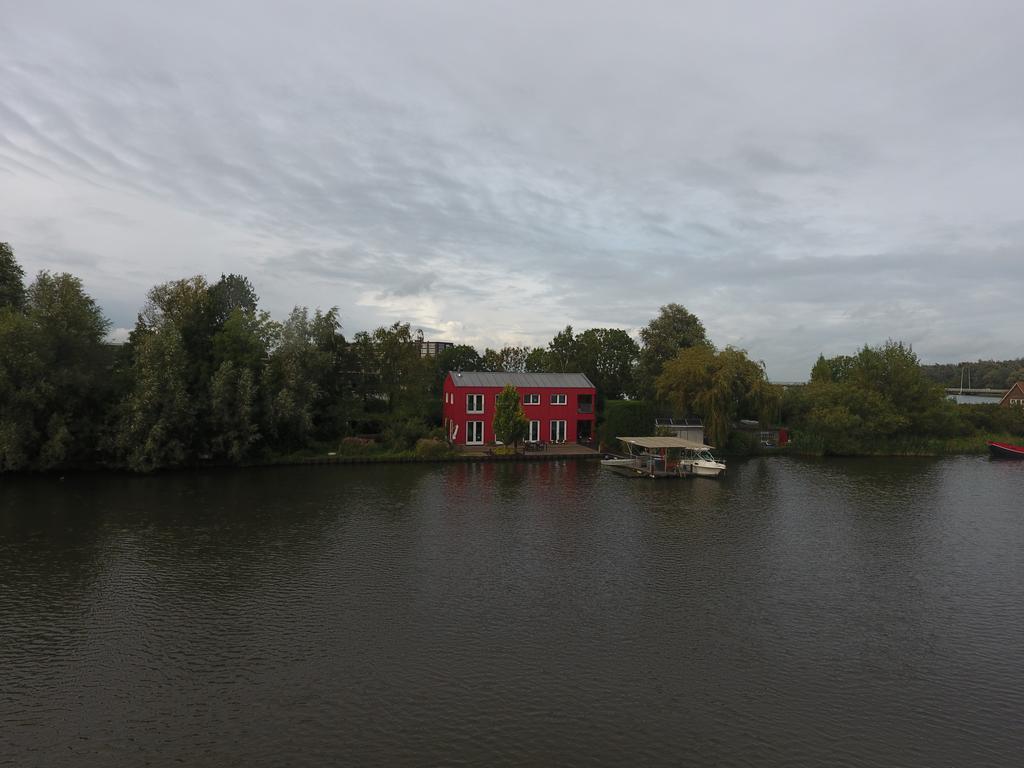 The Red House Bateau-hôtel *