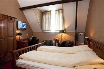 Hotel Village 3*