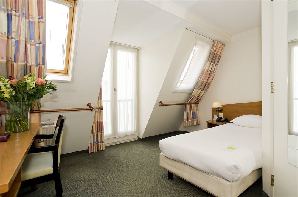 Avenue Hotel 3*