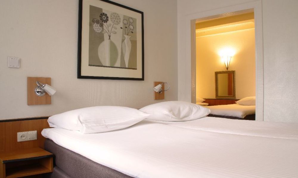 Avenue Hotel
