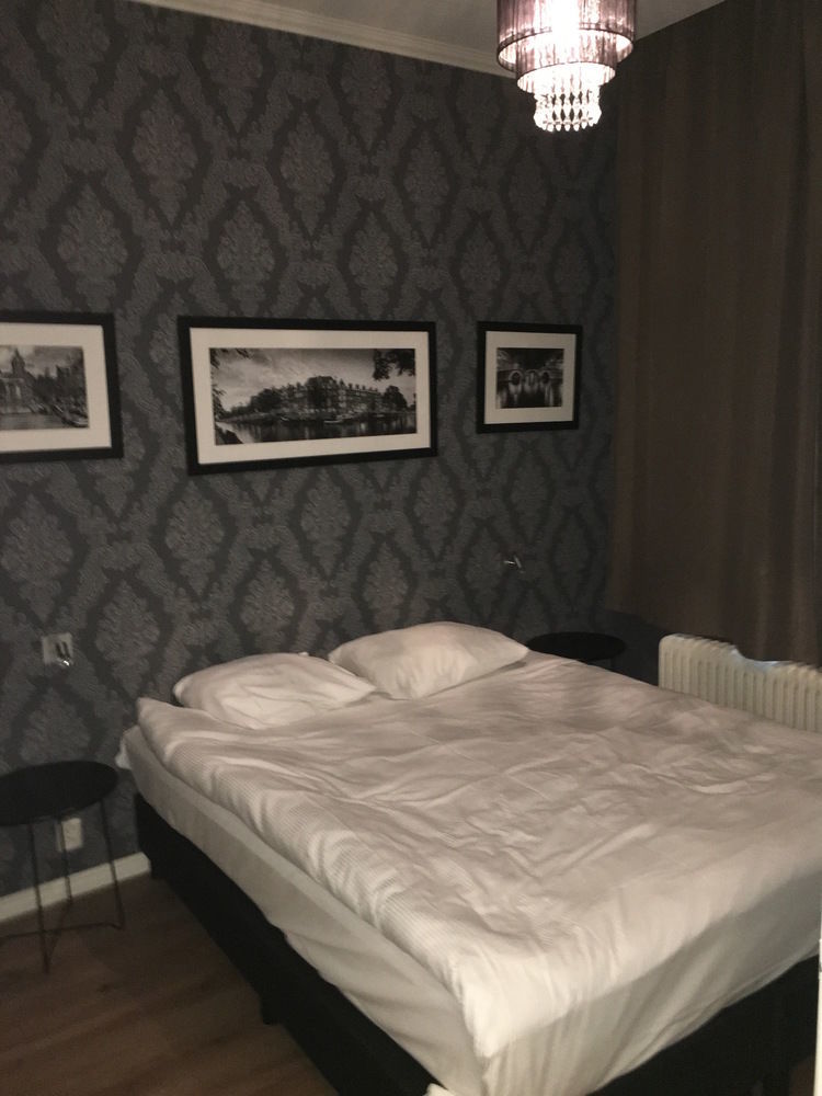 Flower Market Hotel 2*