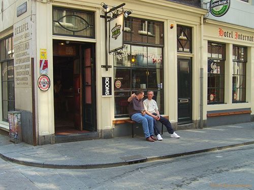 Internationaal * Amsterdam