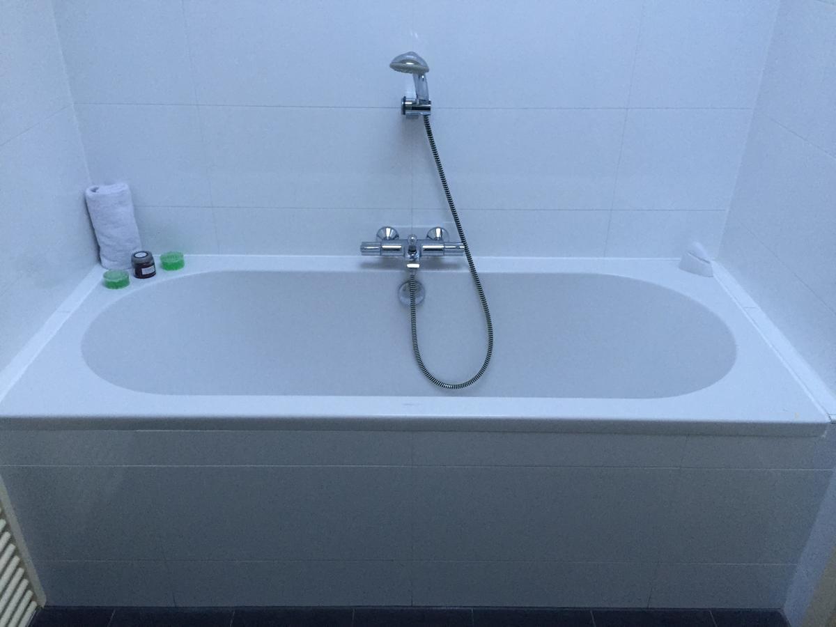 Sam Vondel Hotel 2*