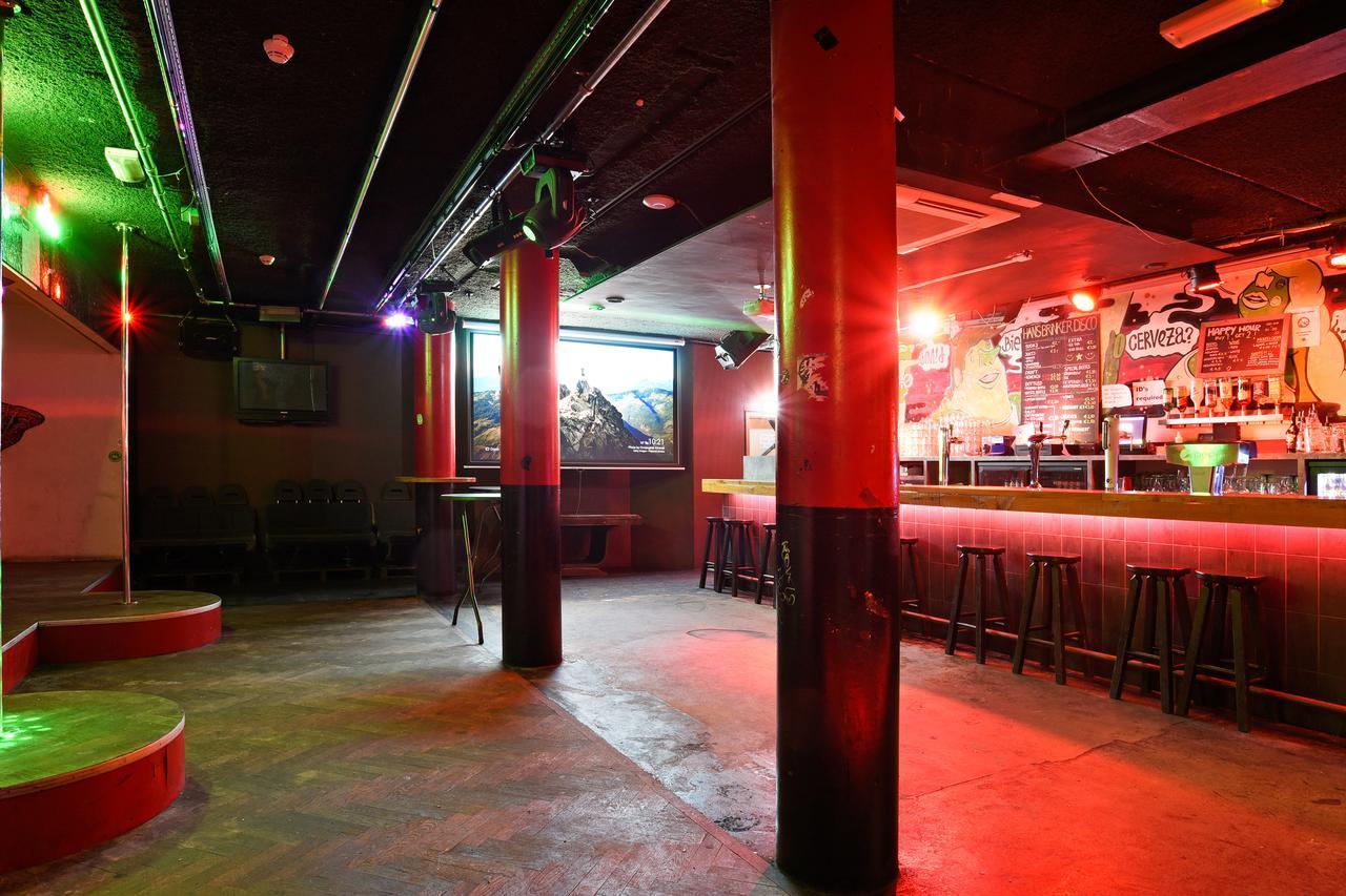Hans Brinker Hostel