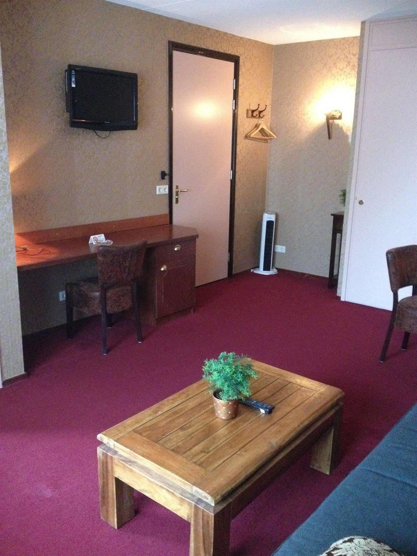 Hotel Village