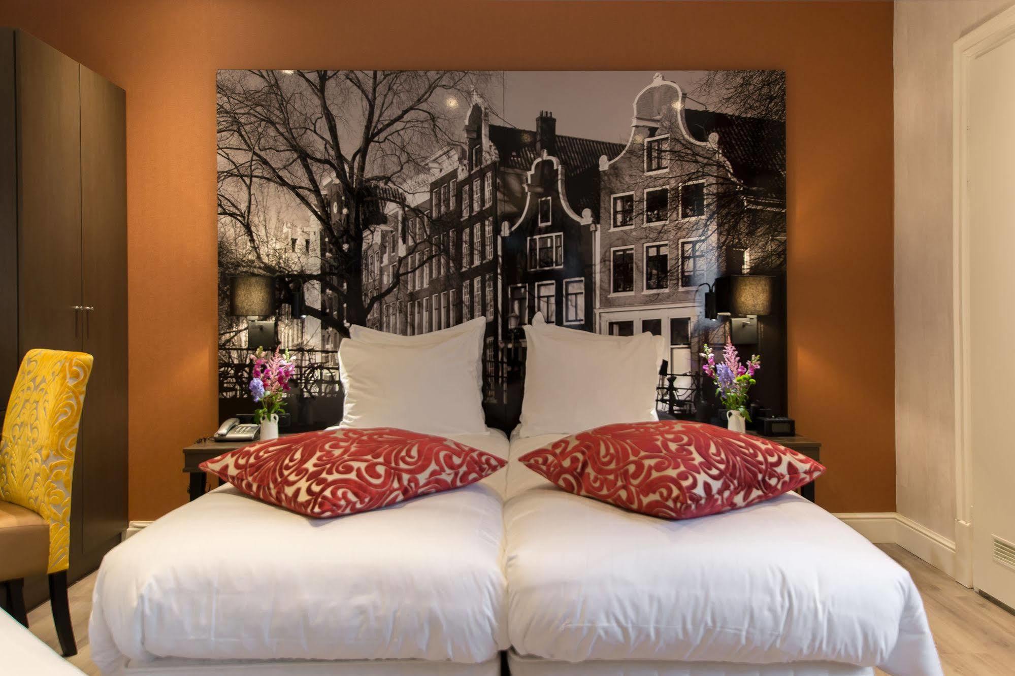 The Highlander Hotel