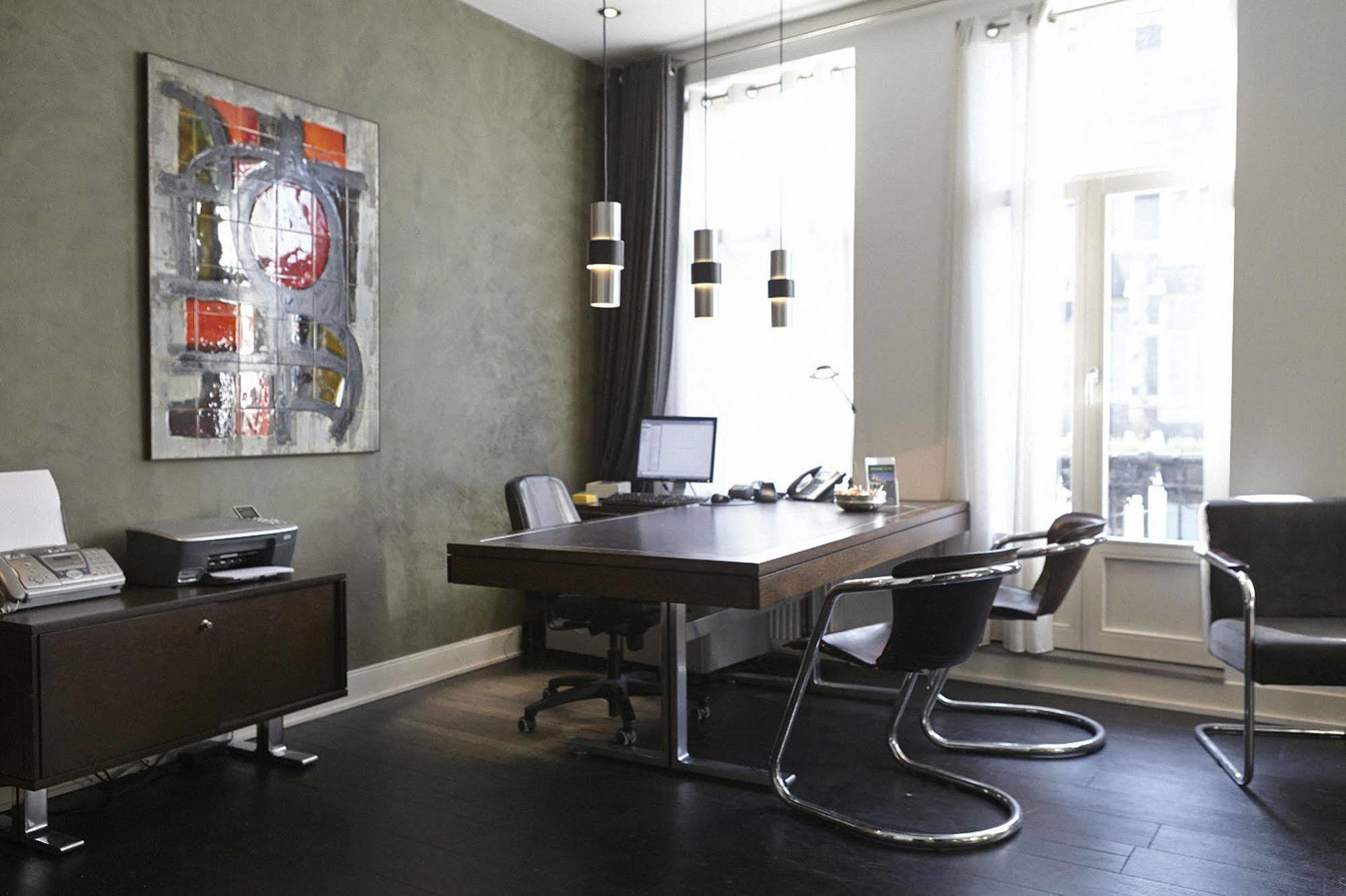 Weber Studio's Hotel