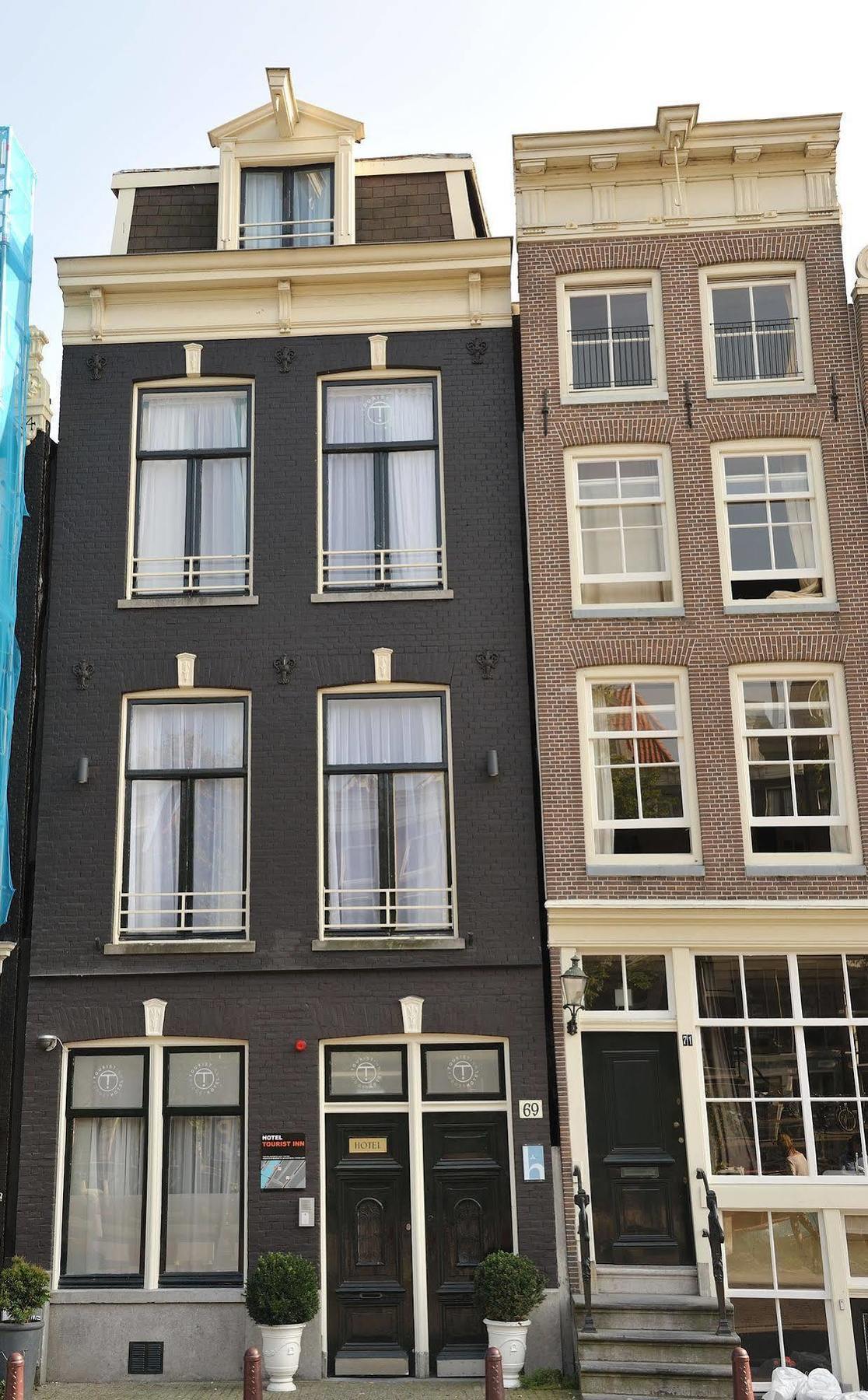 Tourist One Hotel