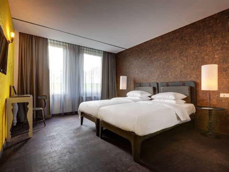 V Nesplein Hotel