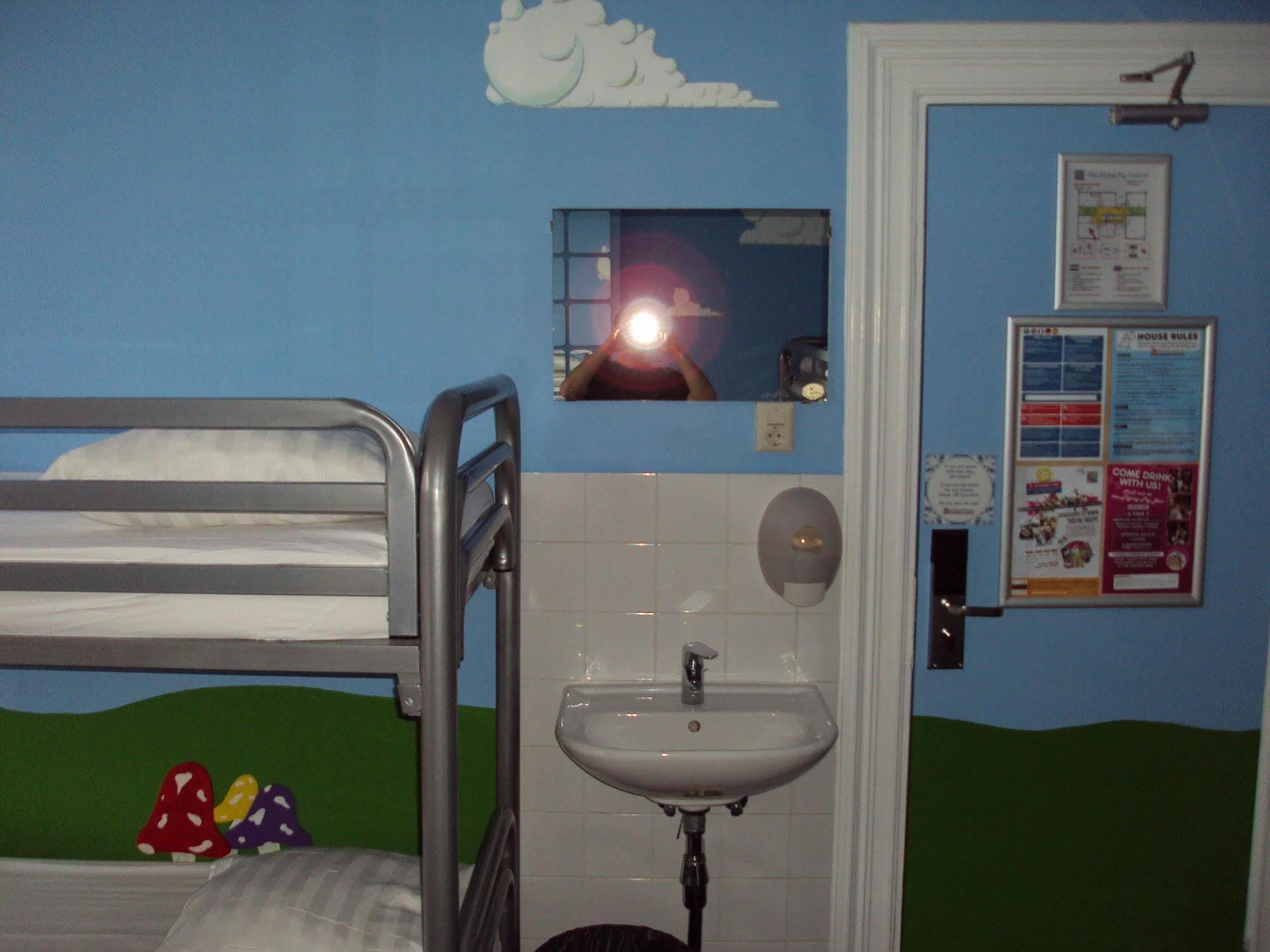 The Flying Pig Uptown Hostel *