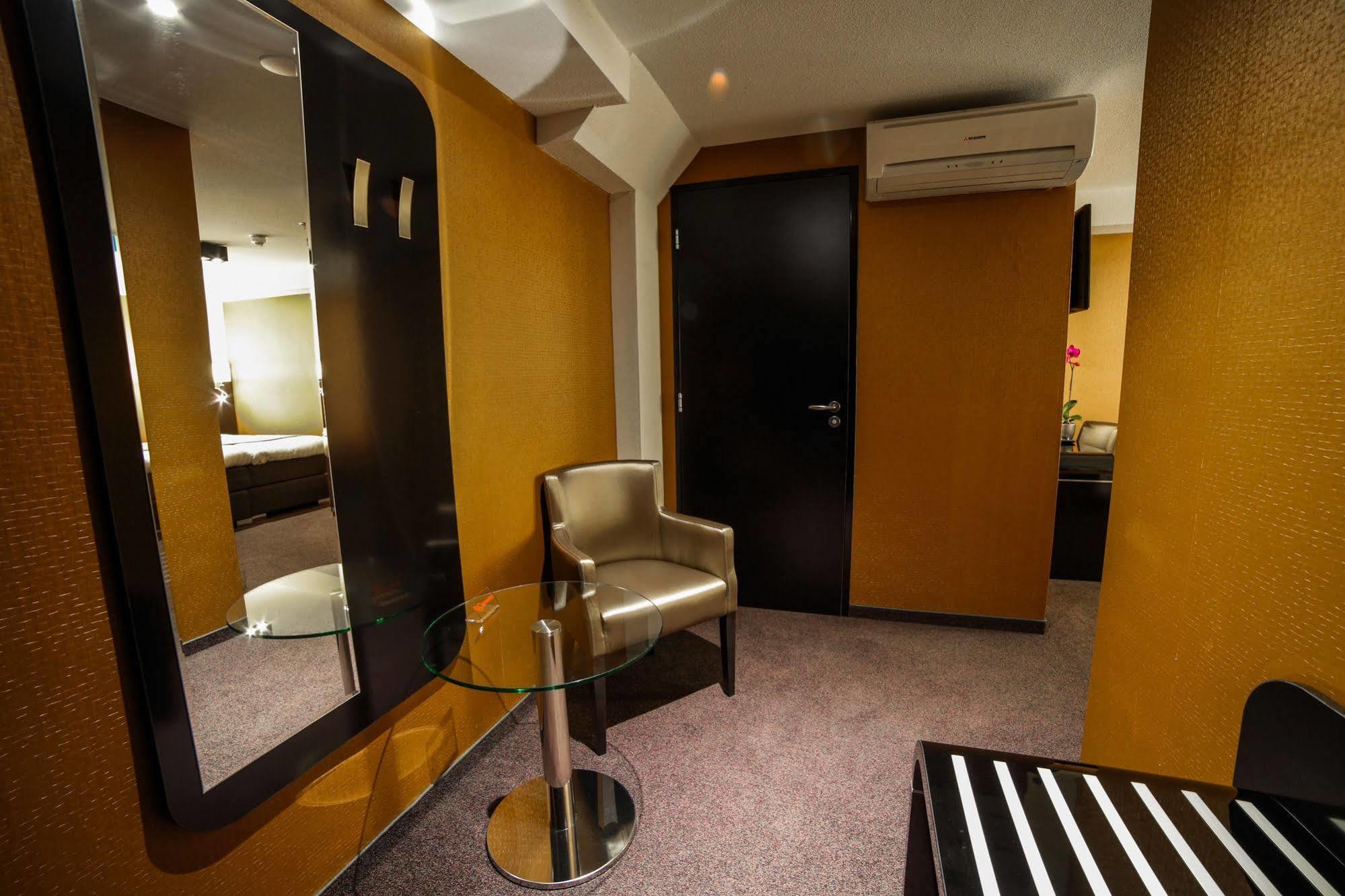 Mansion Hotel 3*