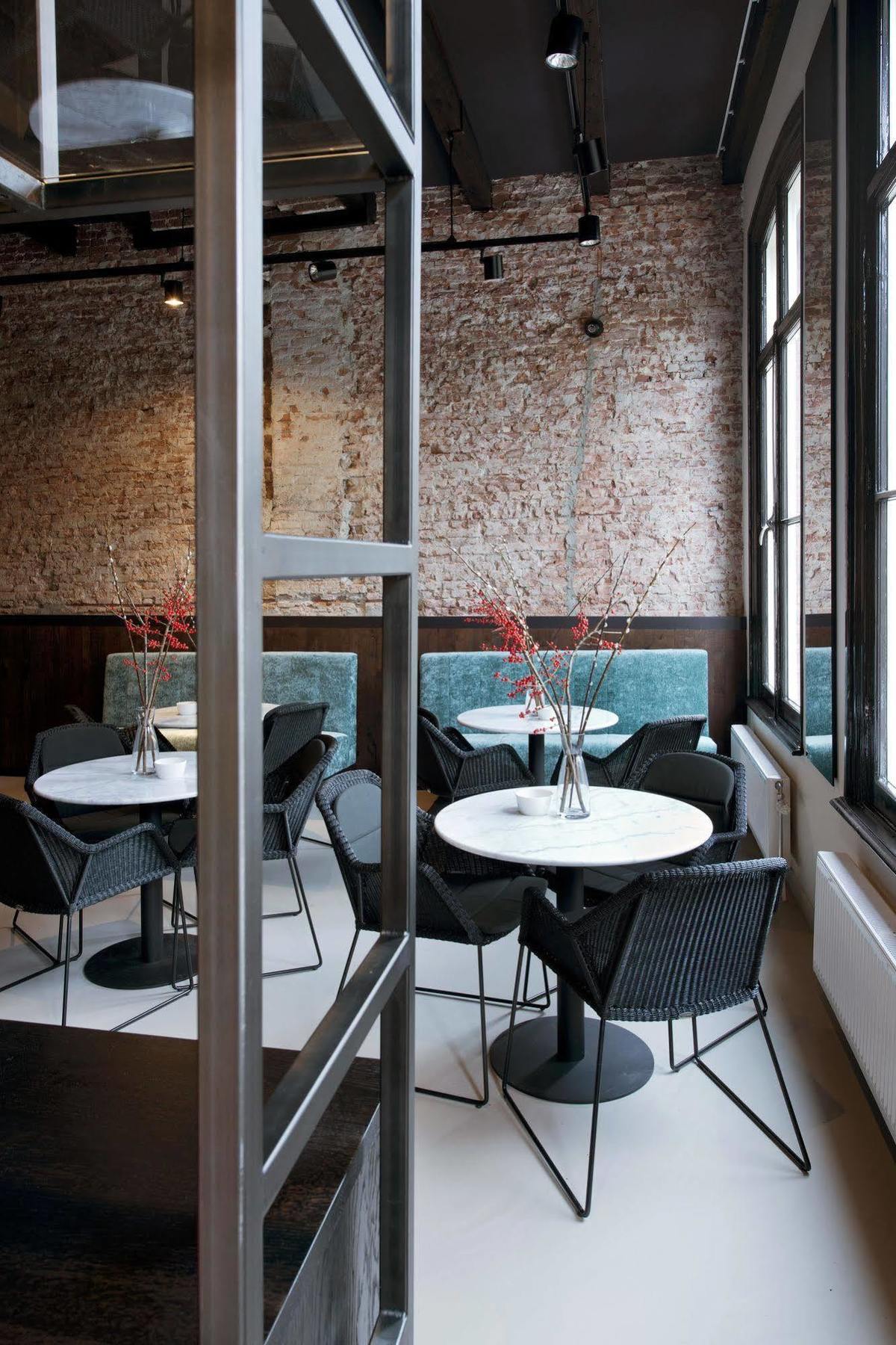Hotel Ph Oosteinde 3*