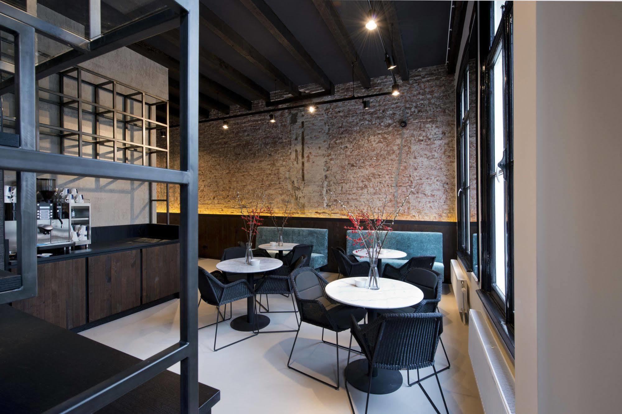 Hotel Ph Oosteinde 3*