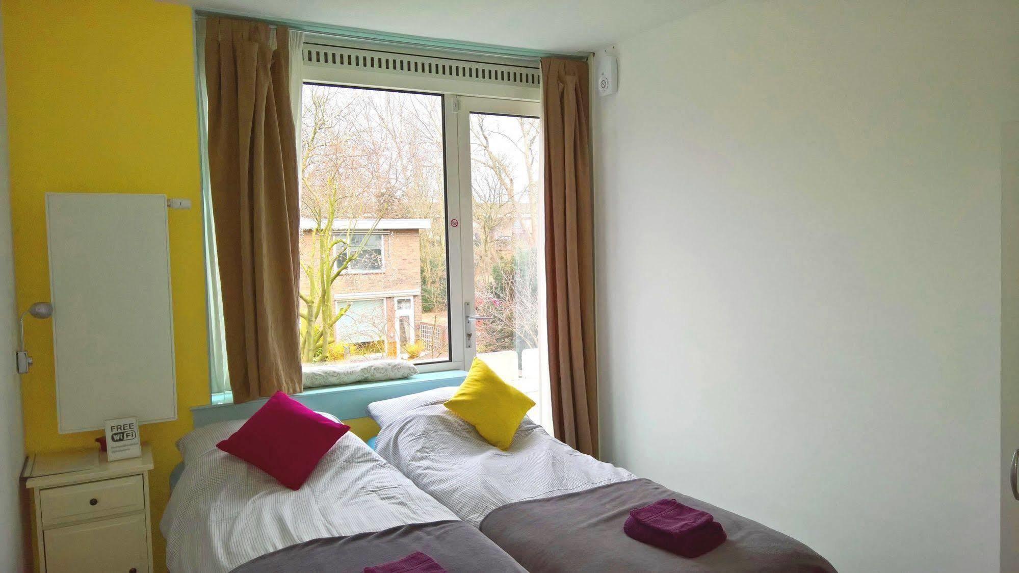 Bed And Breakfast Amsterdam Holy Dove 2*