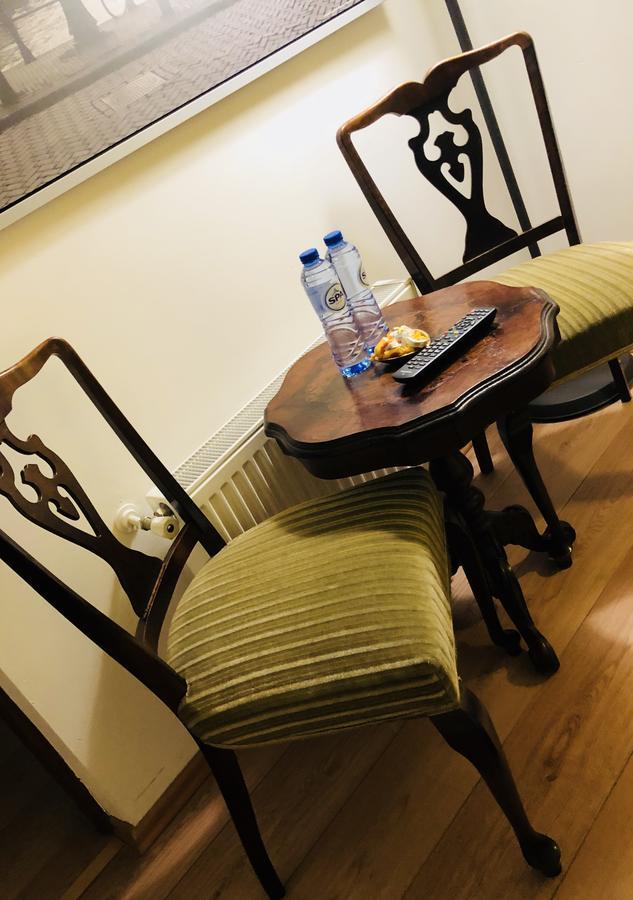 At Noel's Couette-café 3*