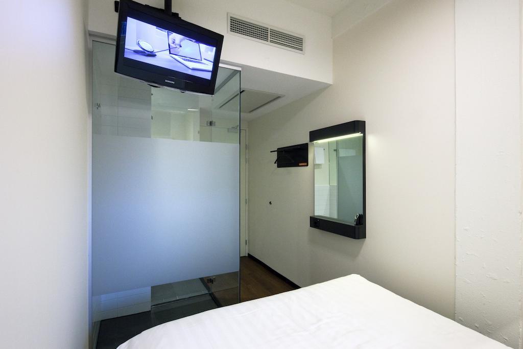 Easyhotel Centre South 2*