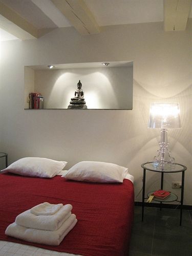 Canal Guest Couette-café