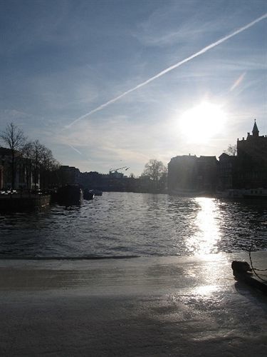 Couette-café Canal Guest 2*