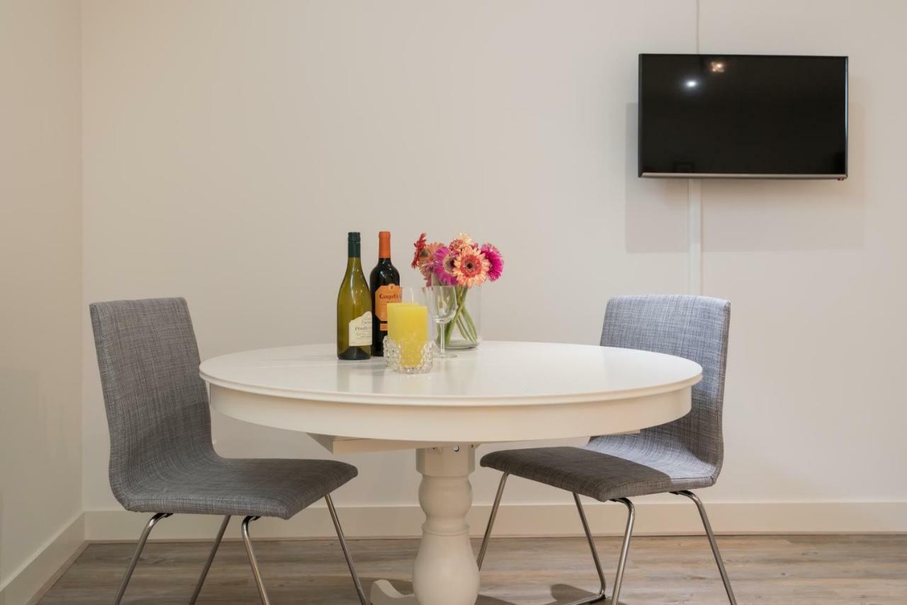 Clean And Modern Nassau Canal Appartement