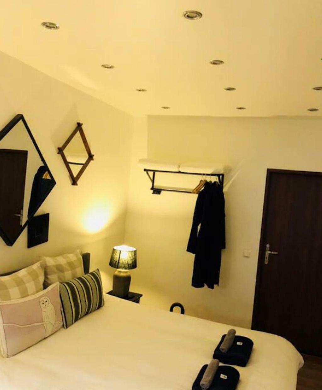 Couette-café At Noel's 3*