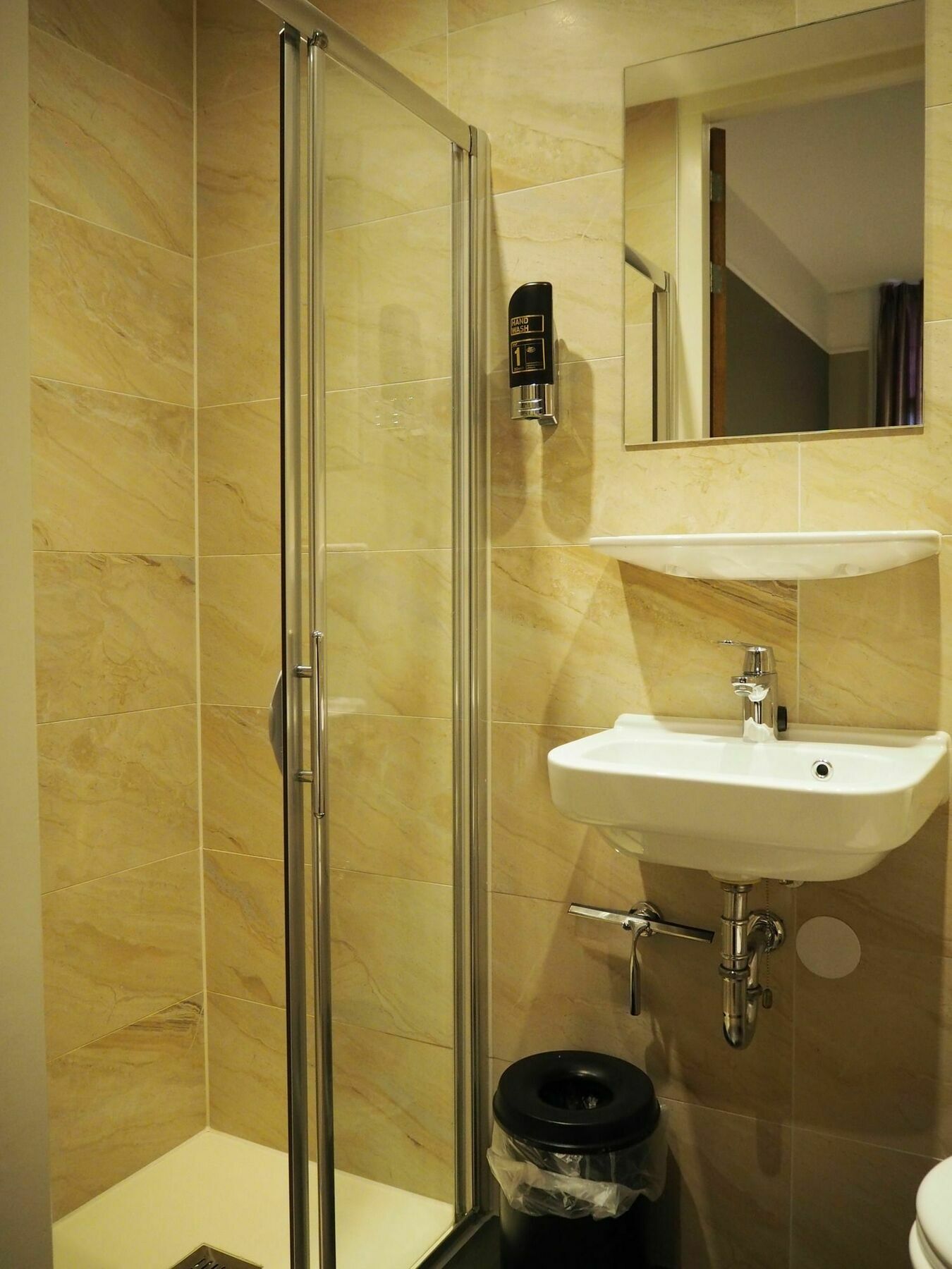Hotel Blossoms City Hotel