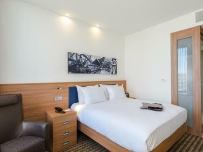Hampton By Hilton / Arena Boulevard