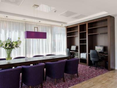 Hampton By Hilton / Arena Boulevard 3*