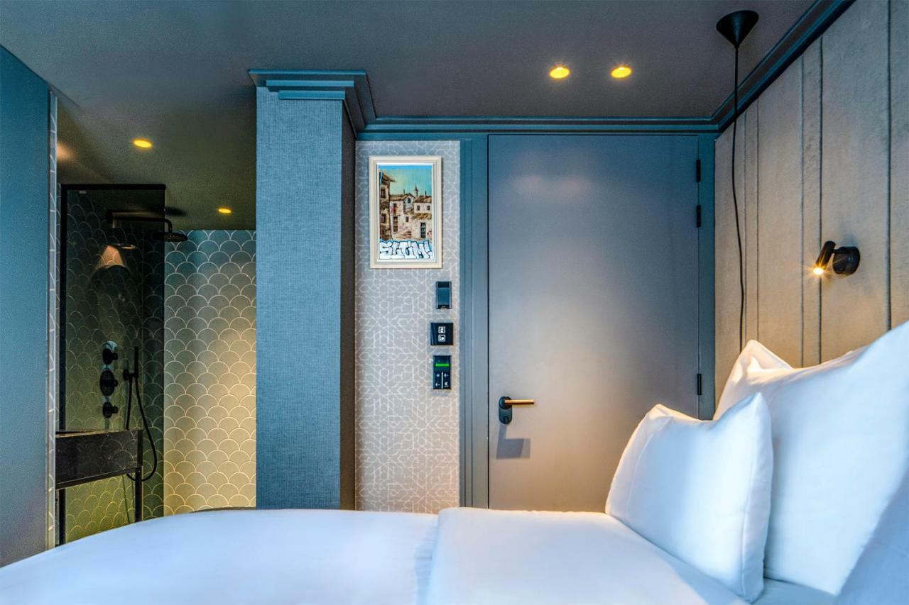 The Highlander Hotel