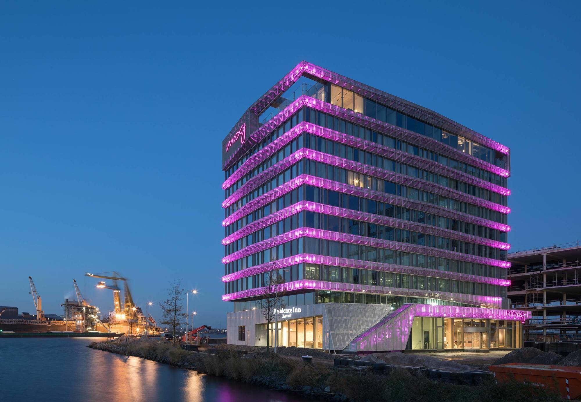 By Marriott Houthavens 4* Ámsterdam