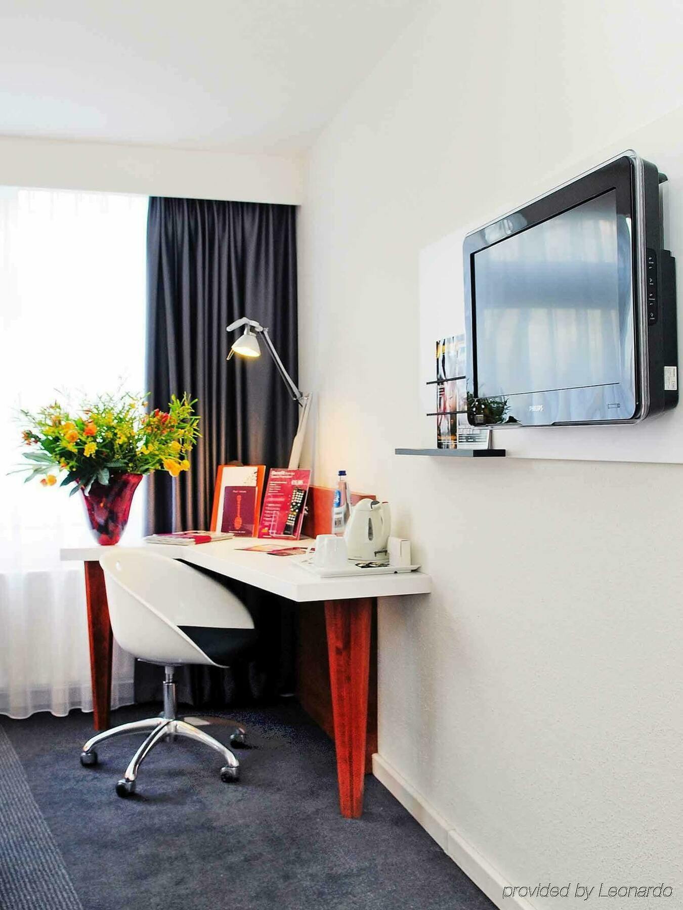 Mercure West