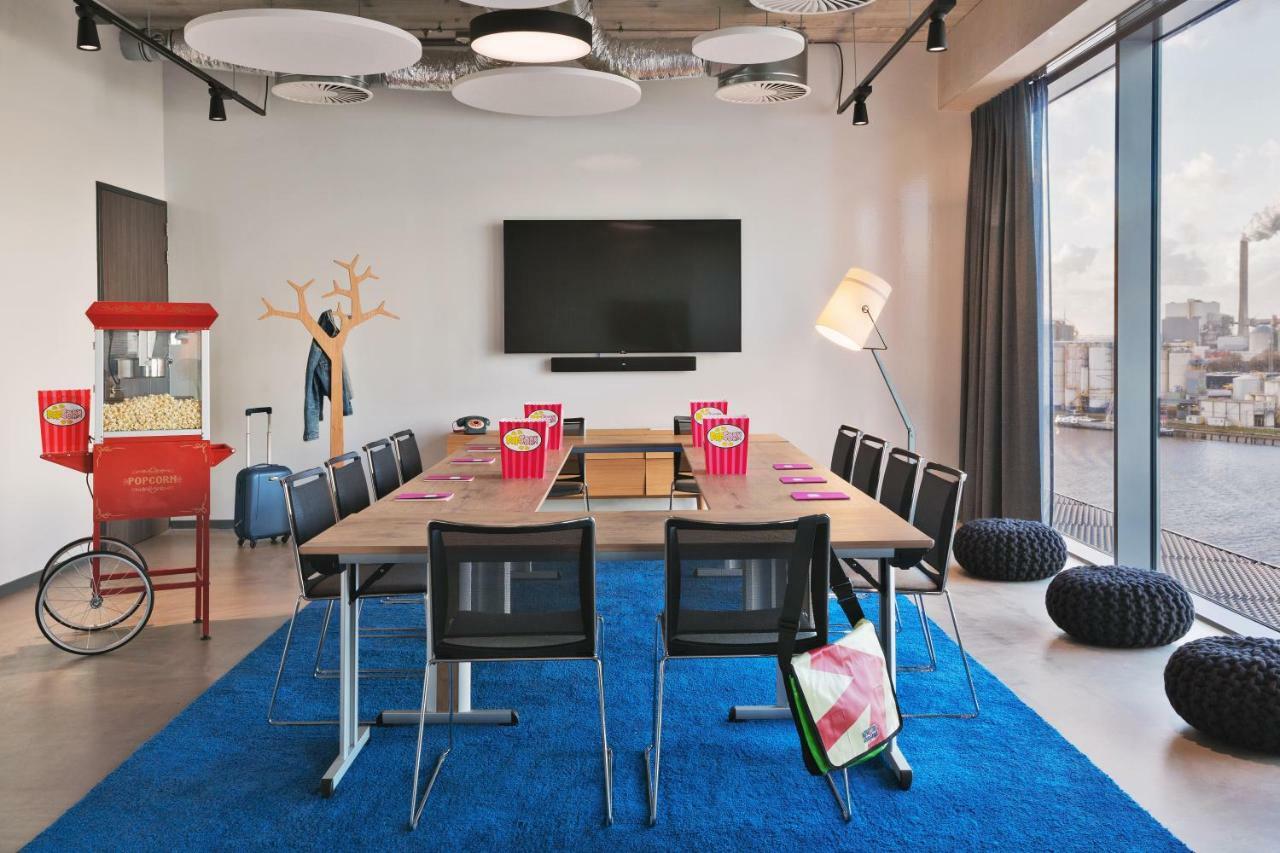 Moxy Houthavens 4*