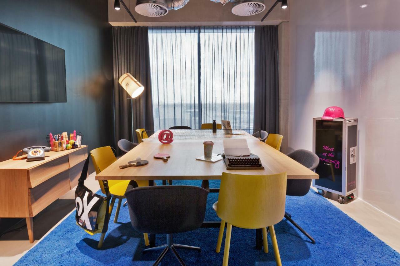 Moxy Houthavens