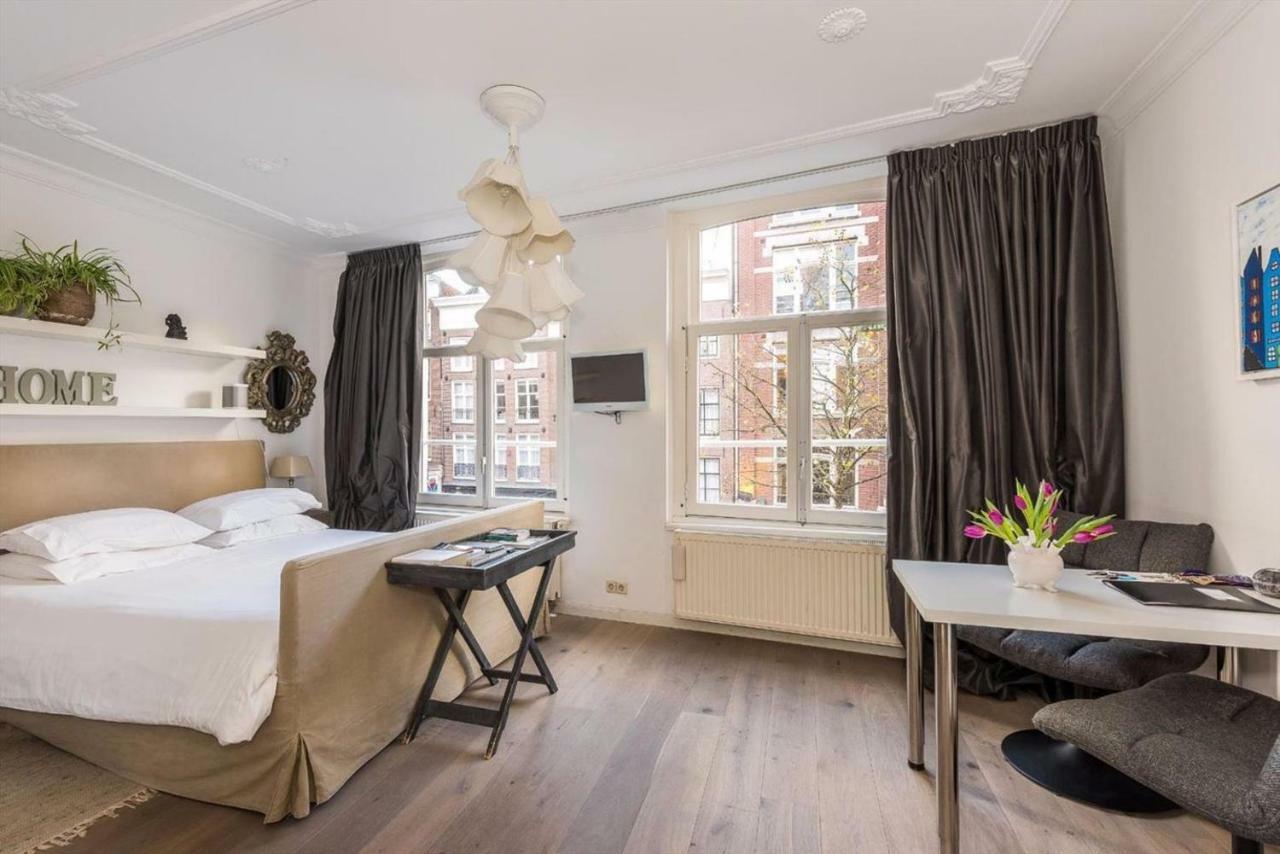Mnque Amsterdam