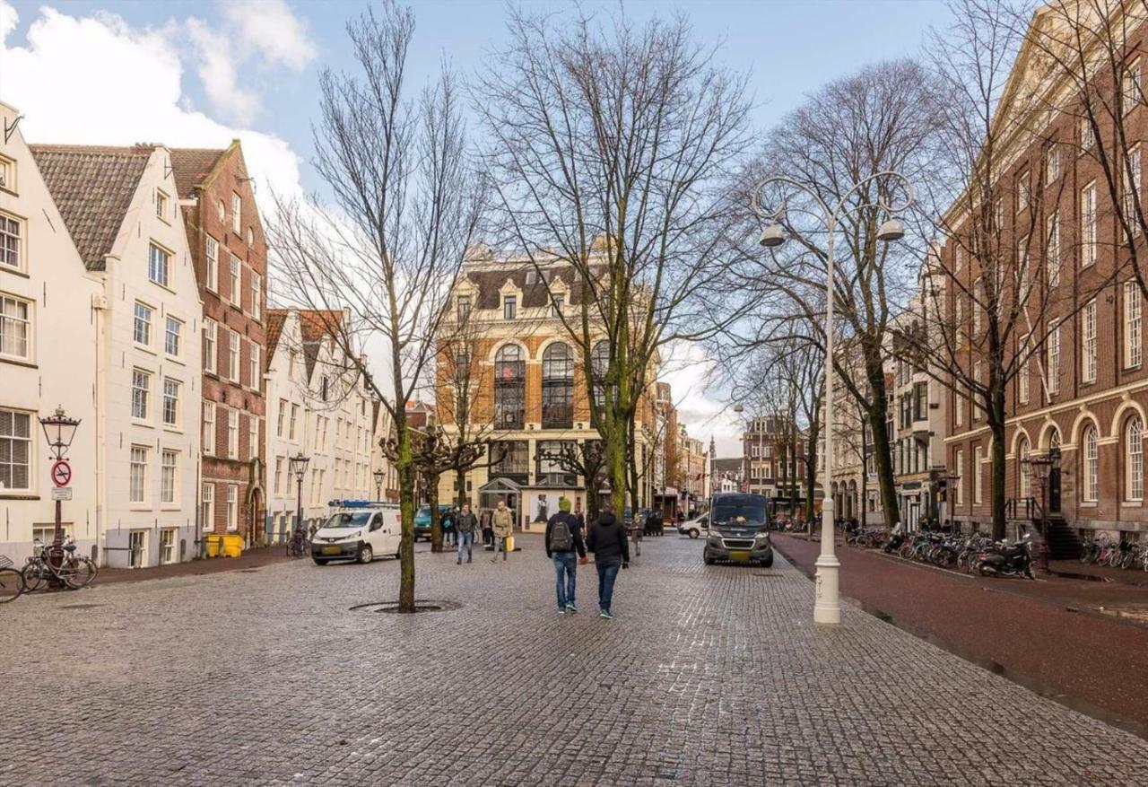 Mnque Amsterdam