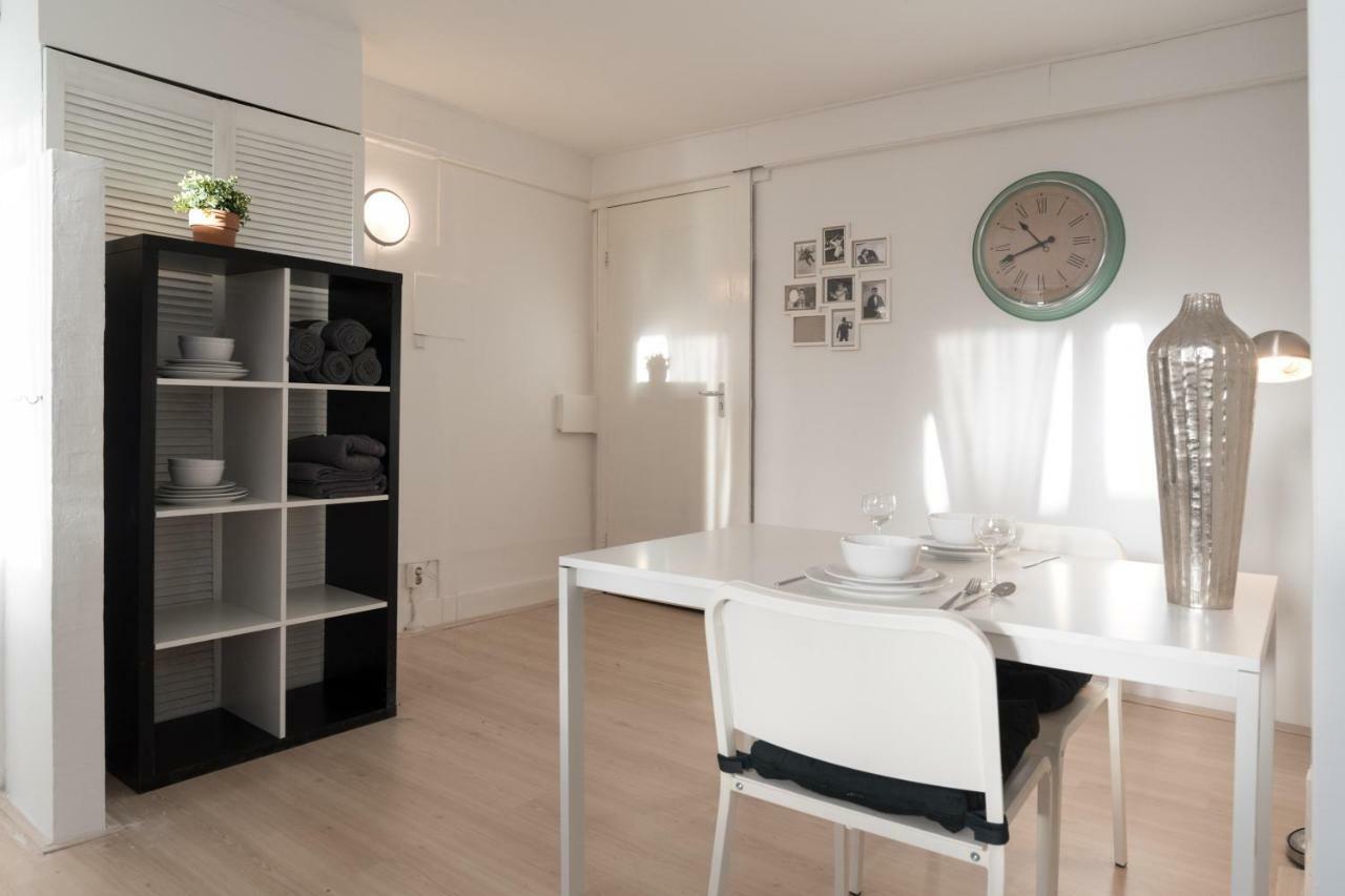 White & Black Studio Appartement *