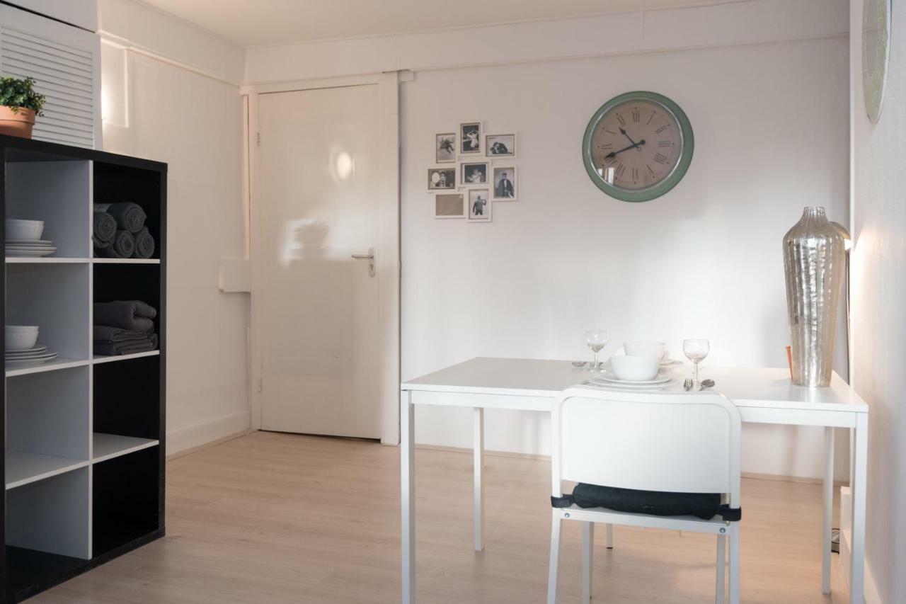 White & Black Studio Appartement *