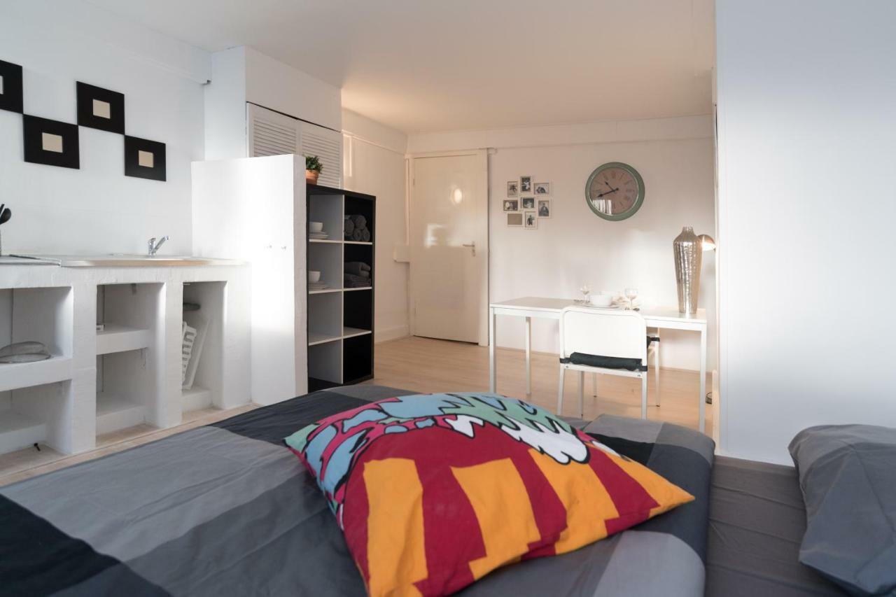 White & Black Studio