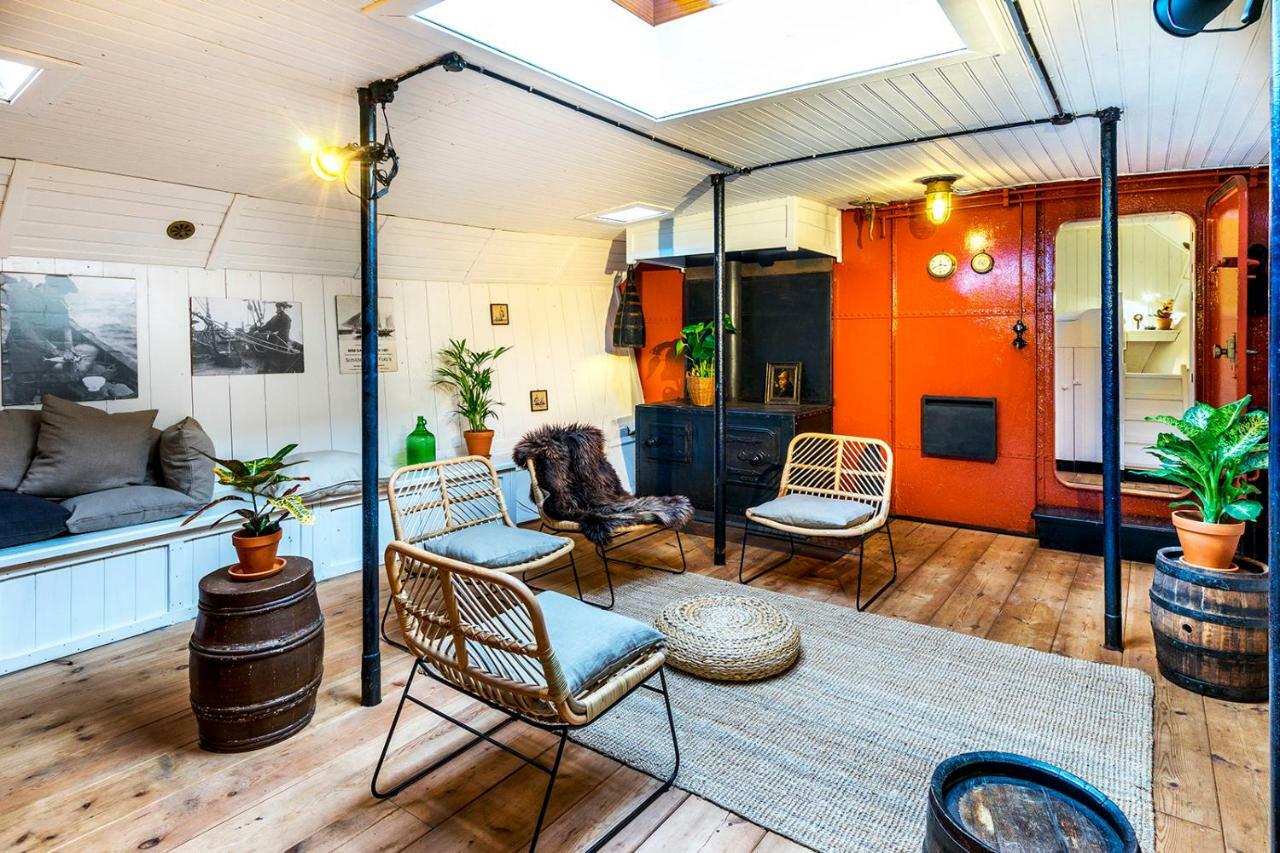 Asile Flottant Bateau-hôtel